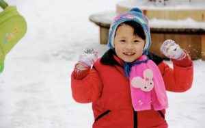 6 cách giữ ấm cho trẻ vào mùa đông đúng